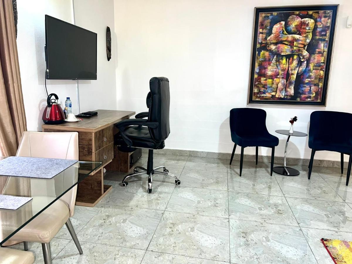 Urban Rootz Ξενοδοχείο Αμπούζα Εξωτερικό φωτογραφία