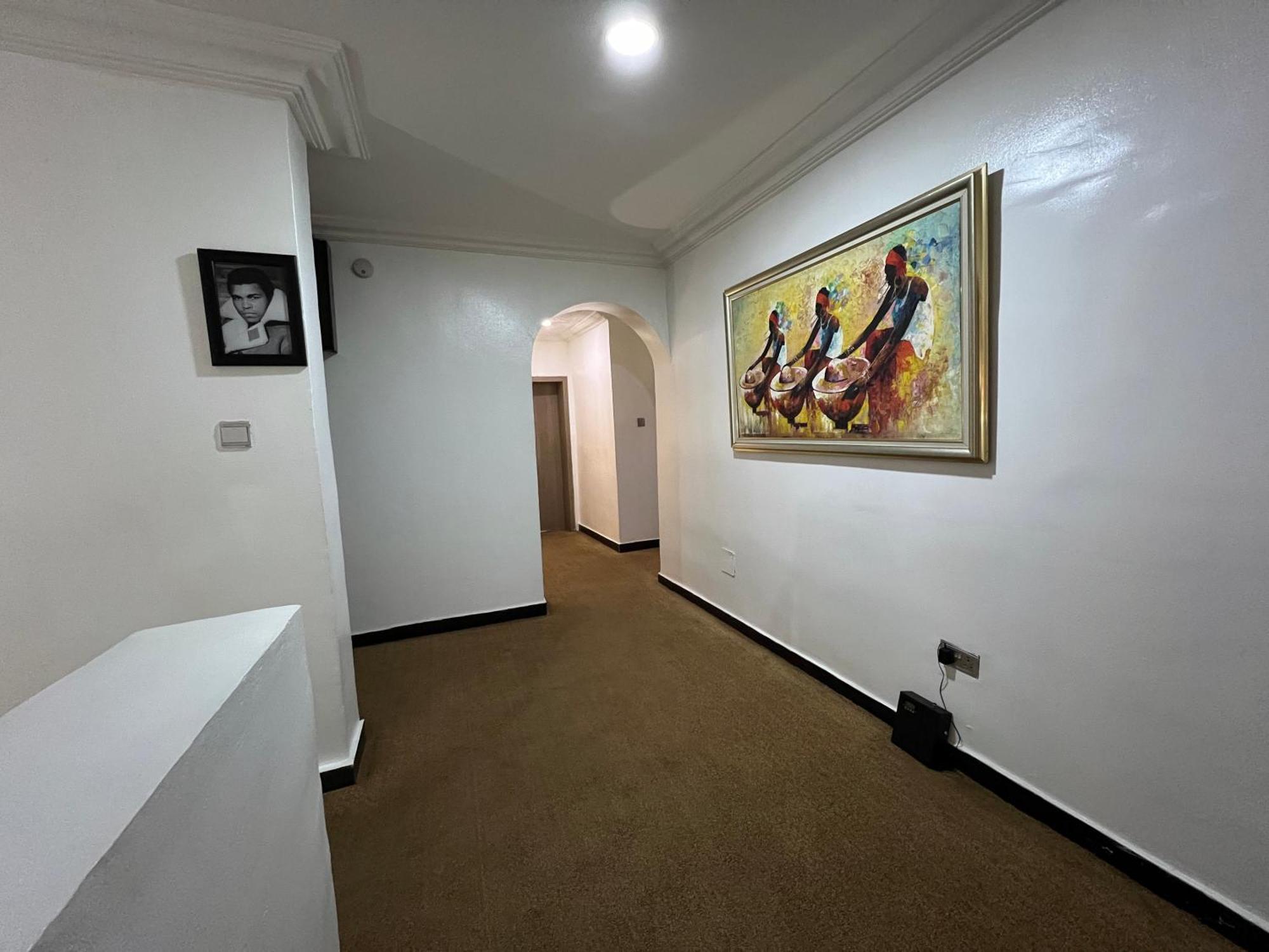Urban Rootz Ξενοδοχείο Αμπούζα Εξωτερικό φωτογραφία